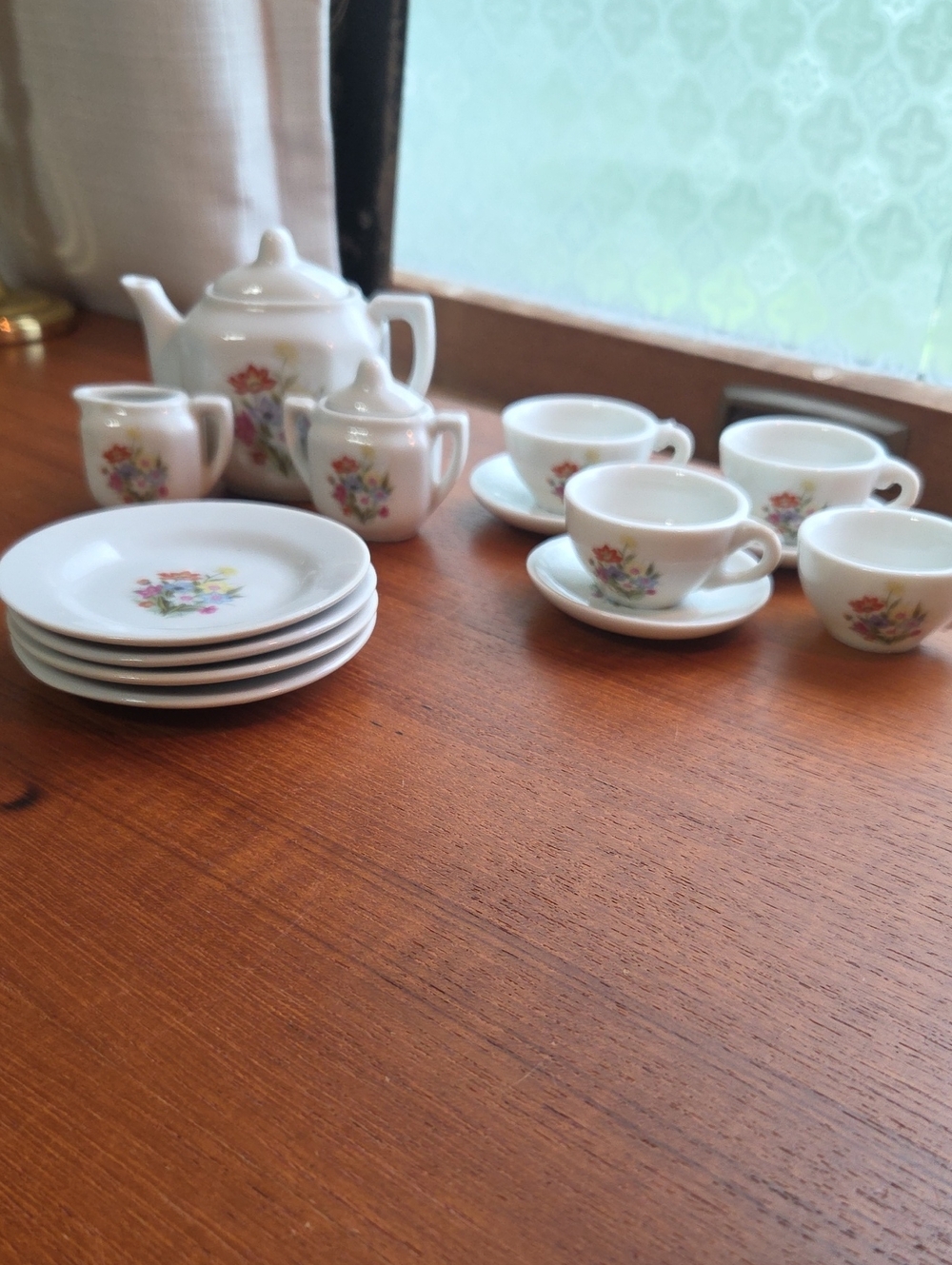 White Floral Porcelain Minature  Tea 16pc Set